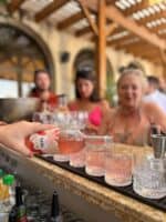 ⁦מארז קוקטיילים לחתונה מושלמת - Love and Marriage⁩ – תמונה ⁦2⁩